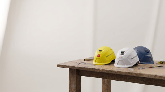 Team-Set 25: bedruckte Bauhelme mit Firmenlogo und Namen für ganze Kolonnen